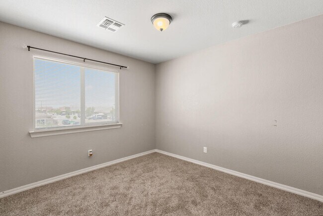 Building Photo - 12664 Azulejos St