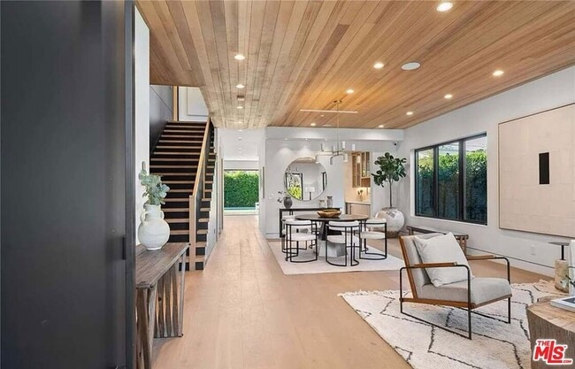 Building Photo - 4453 Gentry Ave