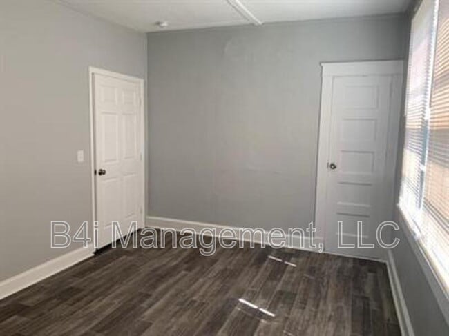 Building Photo - 4018 3rd Ave