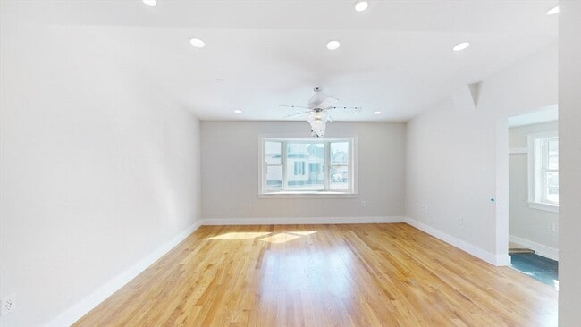 Building Photo - 48 Rockwell St