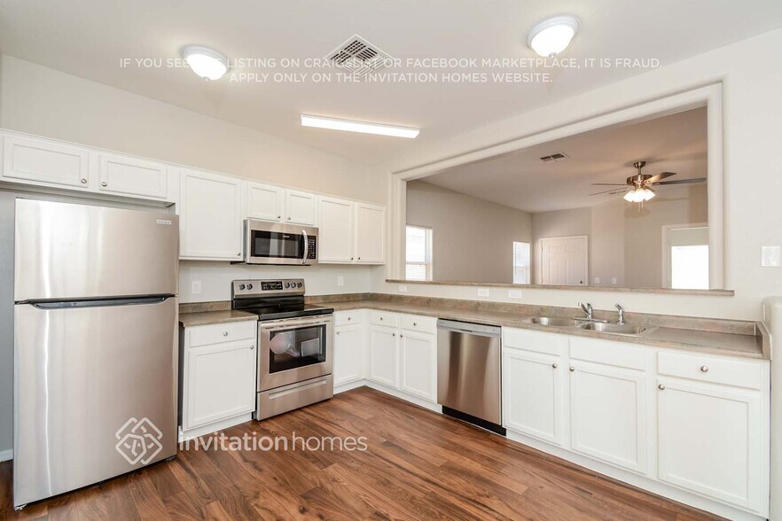 Building Photo - 15350 W Port Au Prince Ln