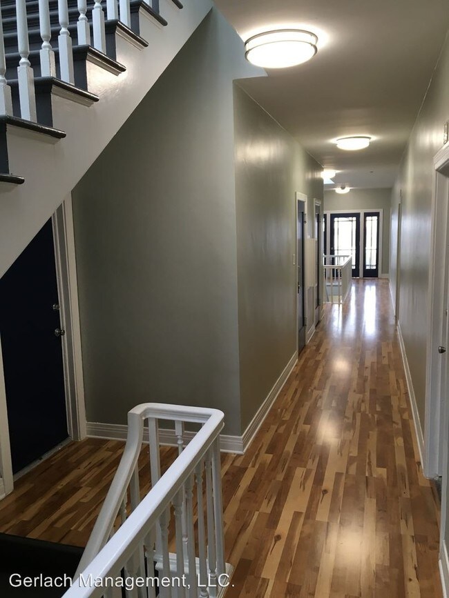 Building Photo - 4933 Echo St