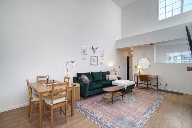 Building Photo - Fantastic Littleton condo  2 bedrooms and ...