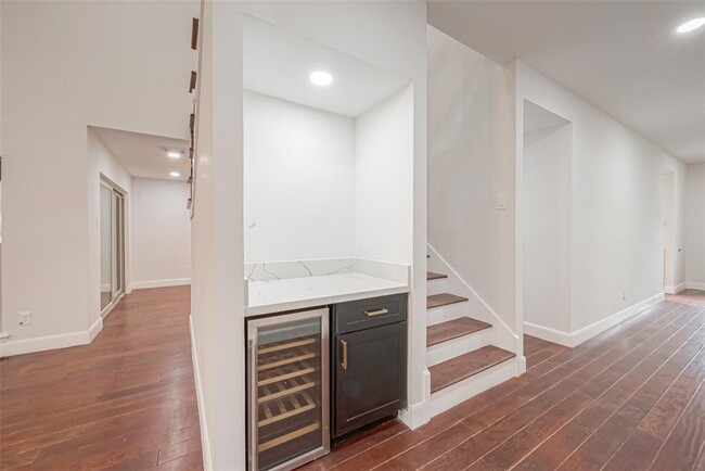 Building Photo - 12127 Carriage Hill Dr