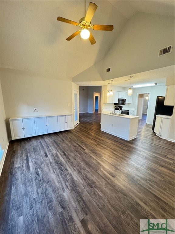 Building Photo - 144 Village Lake Dr