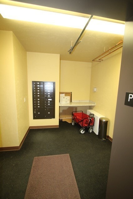 Primary Photo - 2 Bedroom Condo close to Downtown!