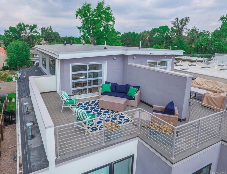 Building Photo - 3528 Stuart St