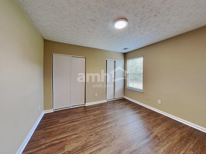 Building Photo - 1394 Ivey Pointe Dr SE