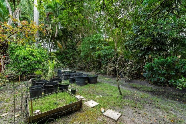 Building Photo - 14000 N Miami Ave