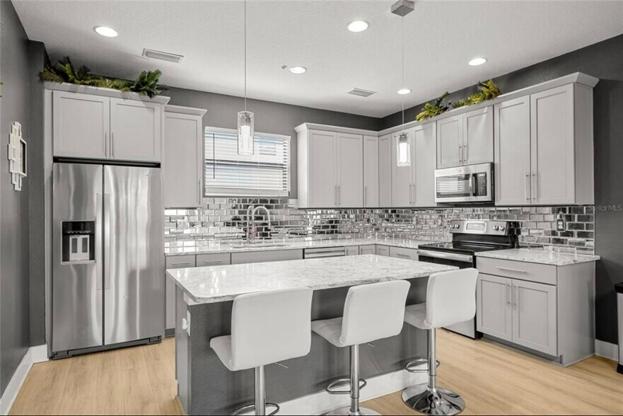 Building Photo - 1182 25th Way N