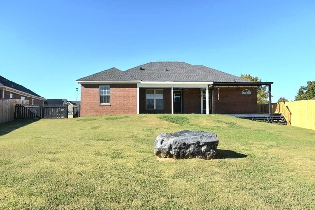 Building Photo - 1889 Long Creek Falls