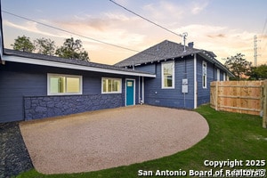 Building Photo - 207 Loretta Pl