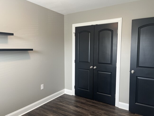 Building Photo - 77 Emanuel Ct