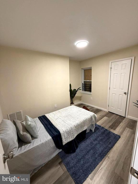 Building Photo - 1028 E North Ave