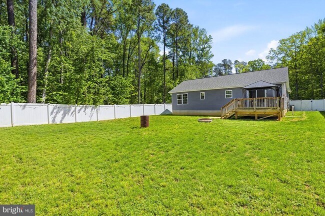 Building Photo - 283 Shorewood Dr