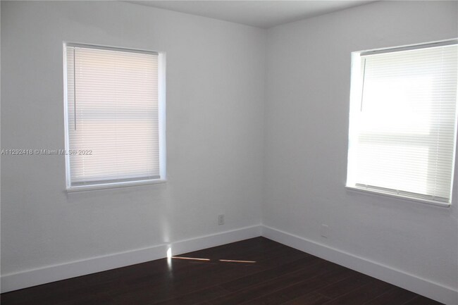 Building Photo - 1820 Dewey St