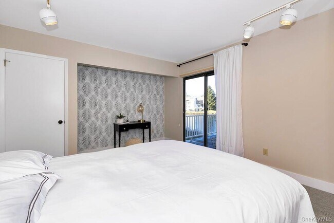 Building Photo - 103 Rambling Brook Rd