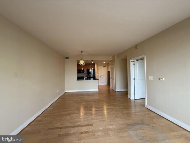 Building Photo - 4101 Albemarle St NW