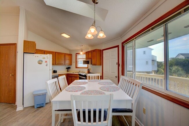Building Photo - OFF SEASON RENTAL Topsail Island Furnished...