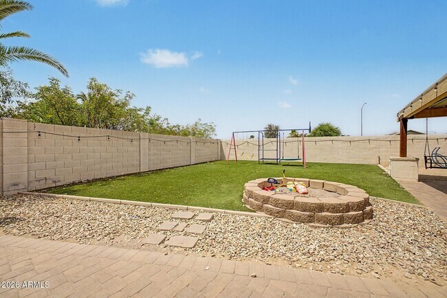 Building Photo - 16550 N Naegel Dr