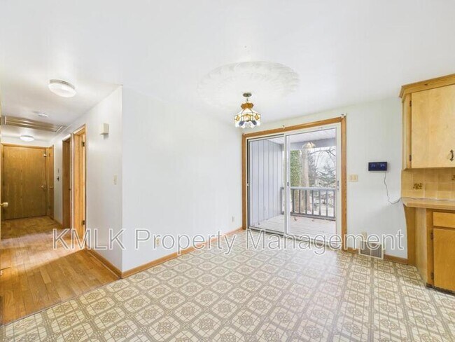 Building Photo - 5743 Brookwood Dr