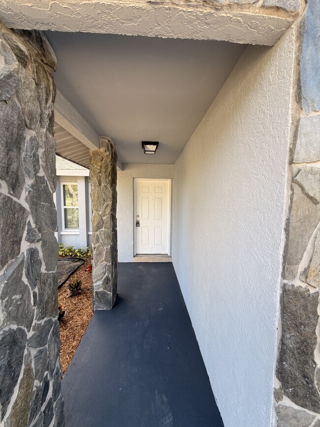 Building Photo - 10489 113th St N