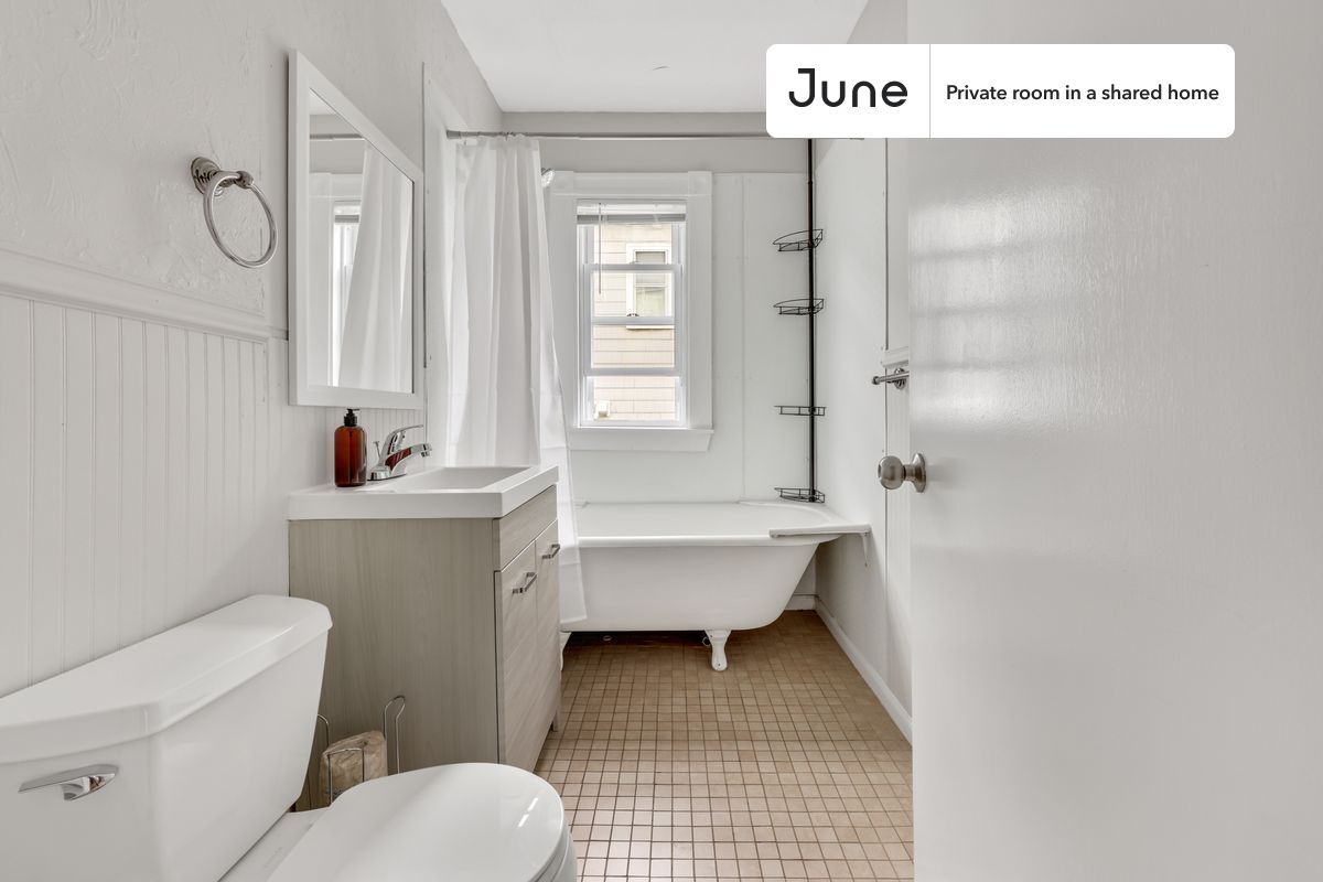 Building Photo - Room in Shared 3 bed/1 bath home in Somerville