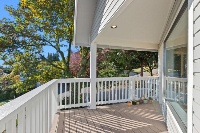 Building Photo - 3Bd/2.5Ba Seattle House