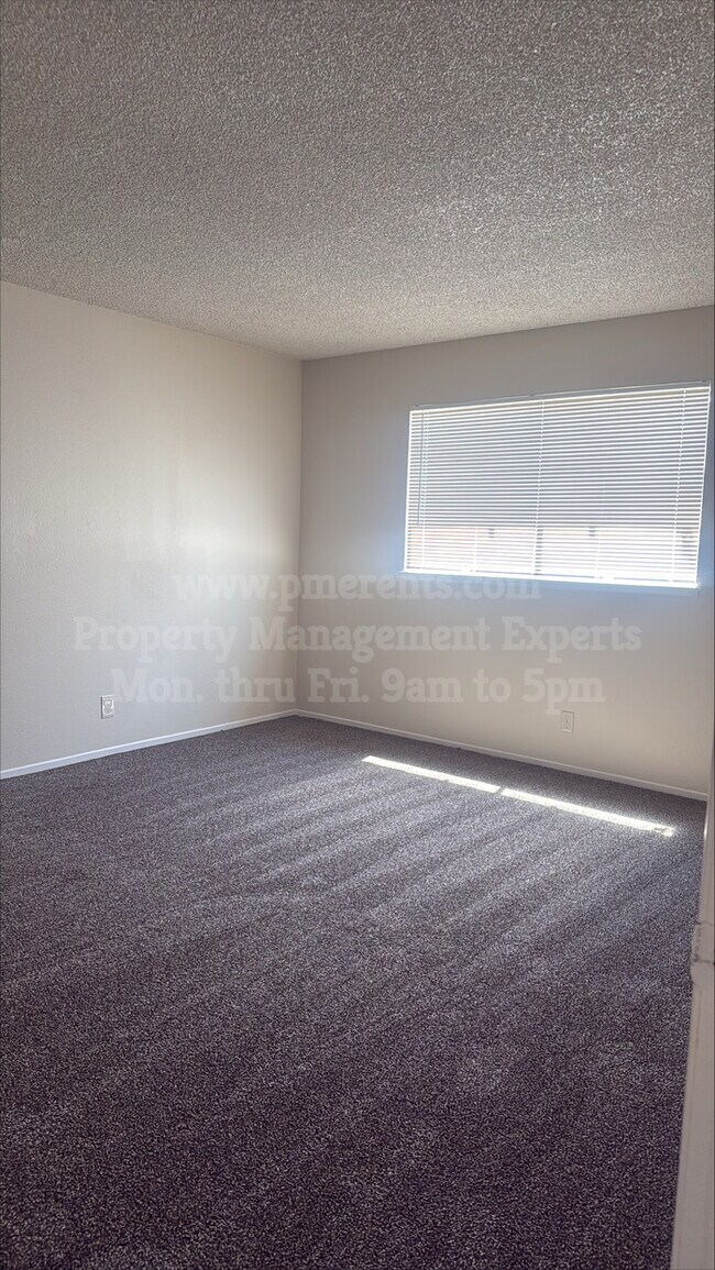Building Photo - 2652 Burlington Pl