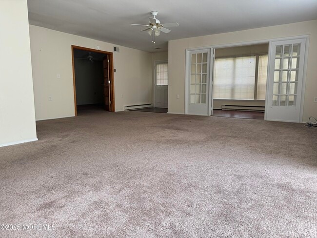 Building Photo - 561B Malvern Ct
