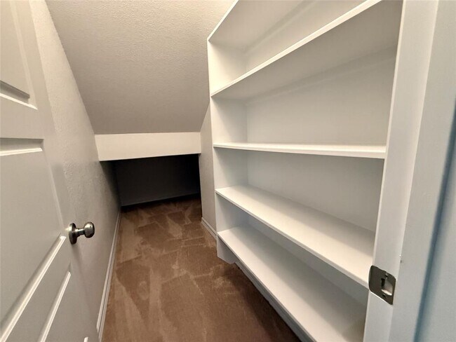 Building Photo - 2503 Meyer Cv