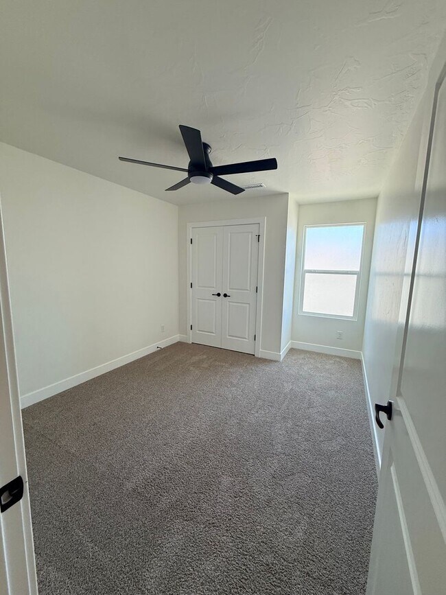 Building Photo - 507 N 3650 W