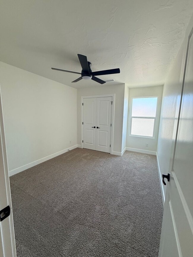 Building Photo - Luxury 3-Bedroom Residence in Grandpa's Pond – All Utilities & Internet Included