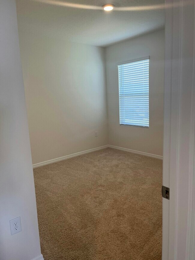 Building Photo - 1829 Red Rock Rd