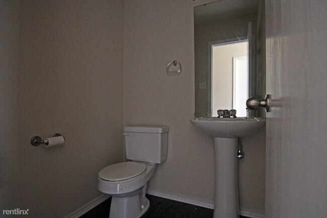 Building Photo - 3 br, 2.5 bath House - 1115 Madison