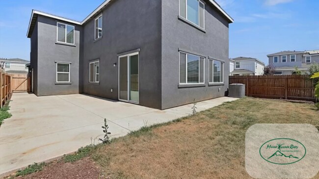 Building Photo - CORNER LOT - Beautiful 5-Bedroom Home for Rent in North Merced!