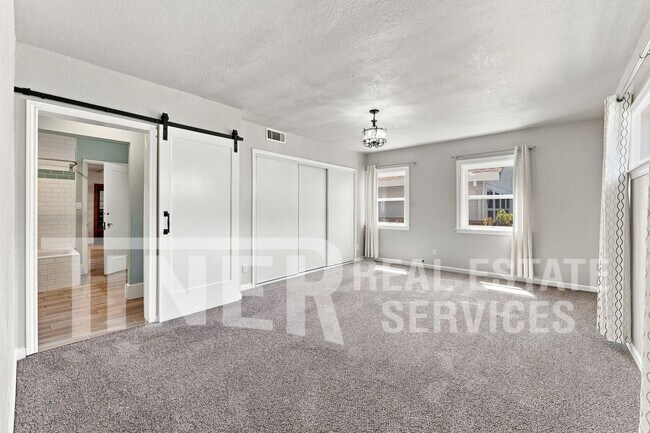Building Photo - 1321 Lochbrae Rd