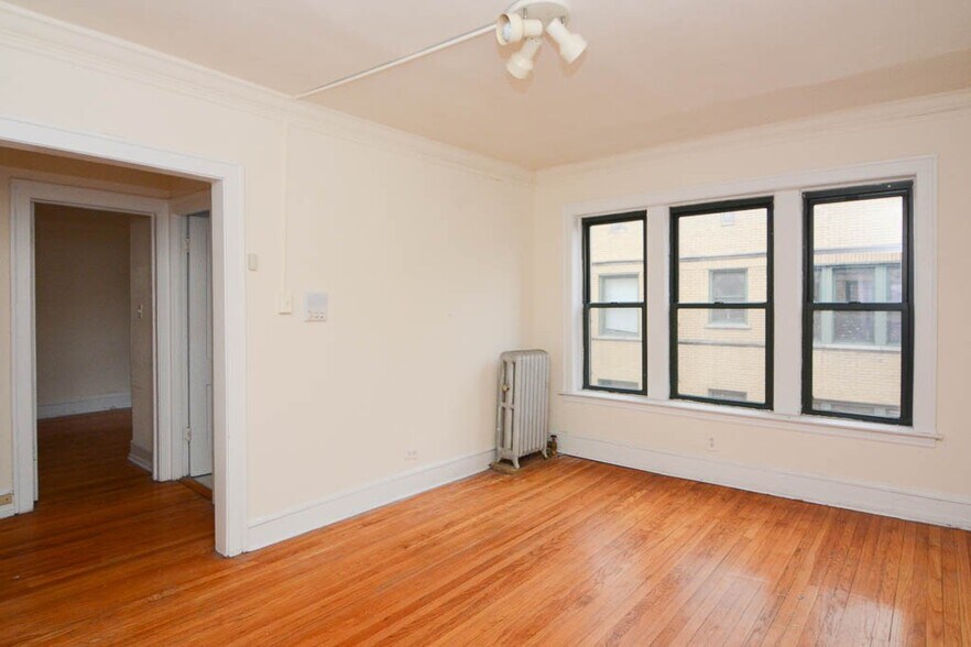Building Photo - 2332 N Spaulding Ave
