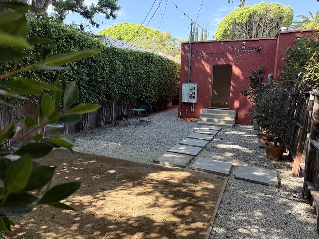 Building Photo - 8714 Rangely Ave