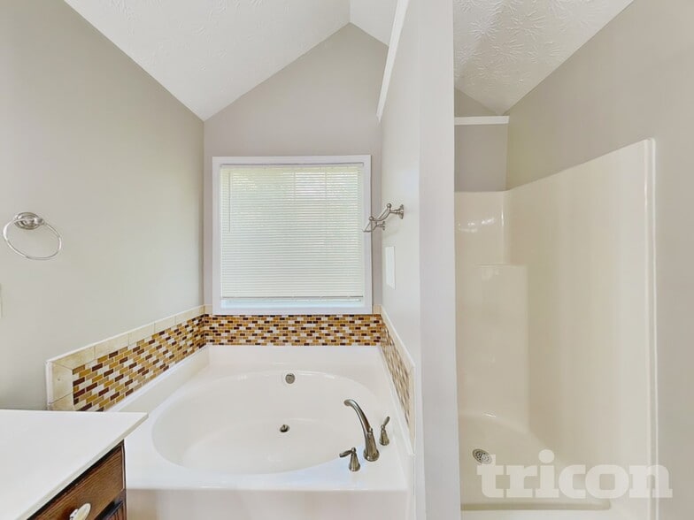 Building Photo - 5378 Fawn Ivey Ln