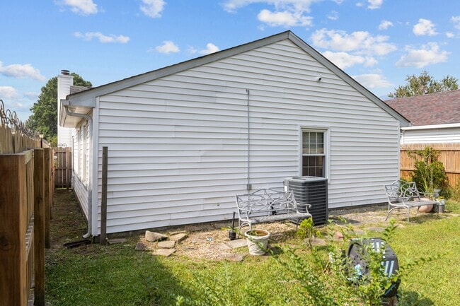 Building Photo - 3500 Bunyan Rd