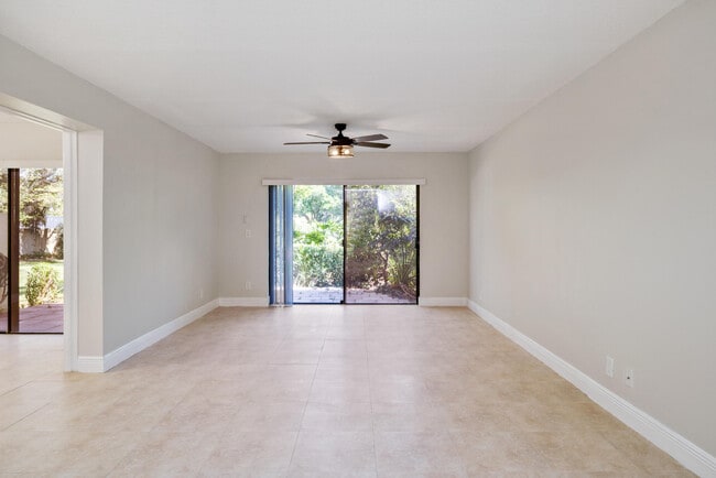 Building Photo - 3118 Kingswood Terrace