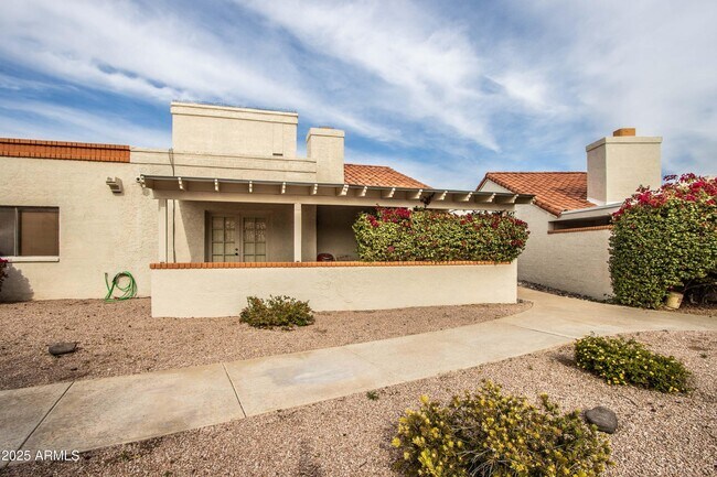 Building Photo - 7633 E Sandalwood Dr