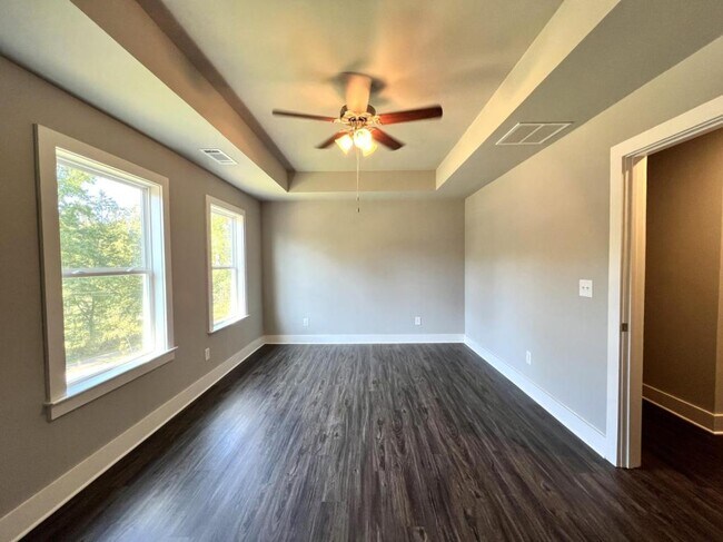 Building Photo - 112 McAllister Rd SE