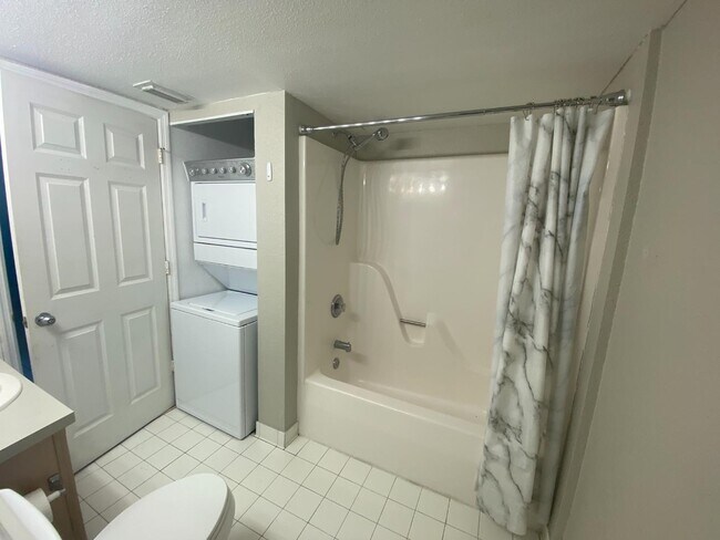 Building Photo - 3675 Seaside Dr