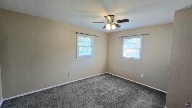 Building Photo - 106 Mason Dr