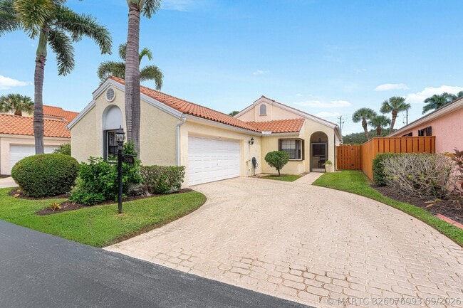 Building Photo - 2530 La Lique Cir