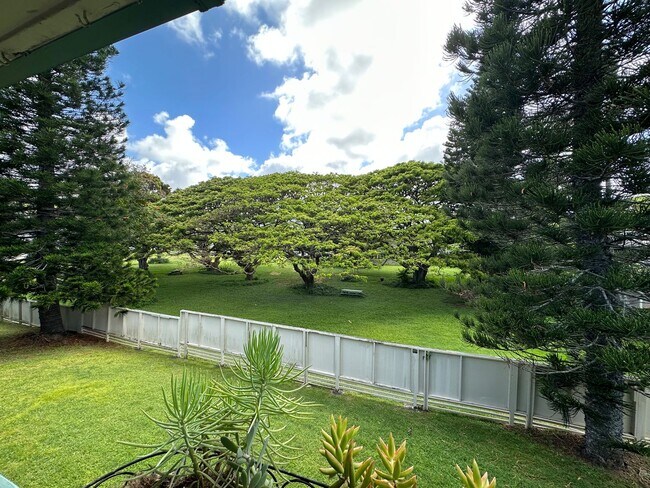 Building Photo - Upgraded 3 bedroom/2 bath townhome at Yach...