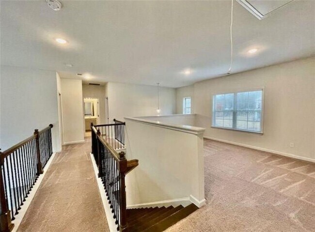 Building Photo - 181 Charolais Dr