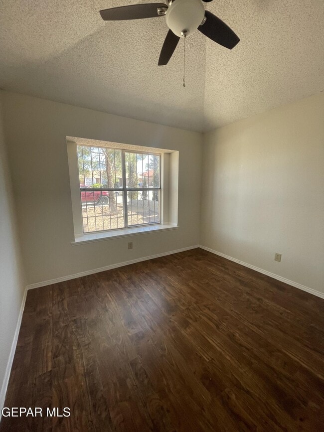 Building Photo - 12040 Sal Rasura Ct